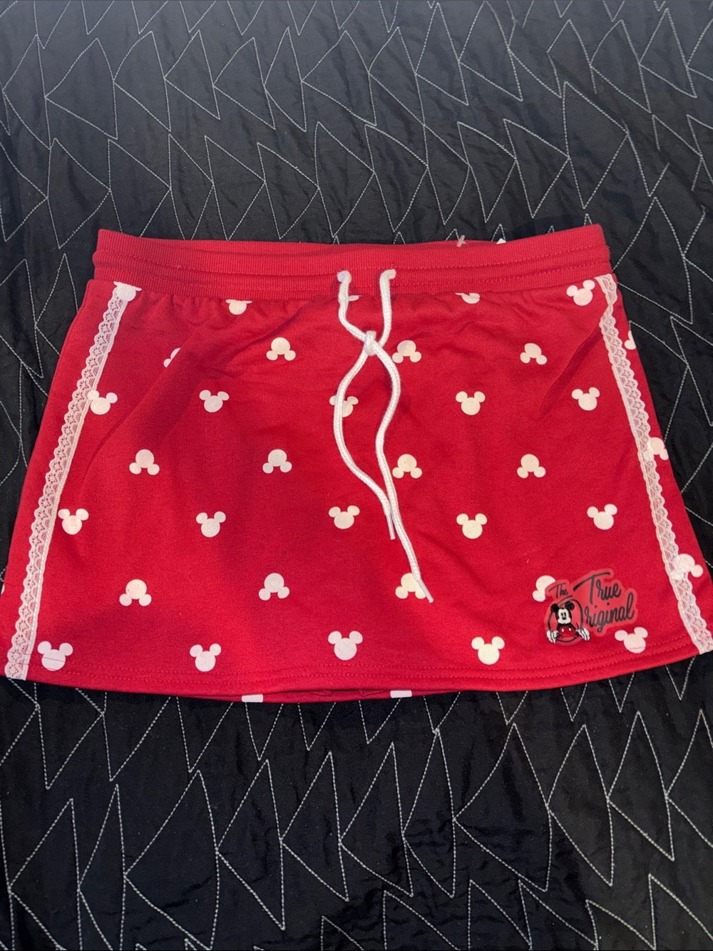 NWT Disney Red Women's Skirt with Mickey Head Print shorts under small 4-6